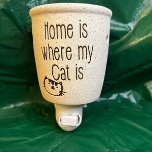 Scentsy Home Is Where My Cat Is Night Light/oil diffuser